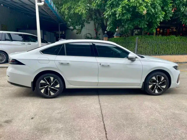 Volkswagen Sagitar — Фото автомобиля 5