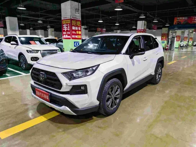 Фотография автомобиля — Toyota RAV4