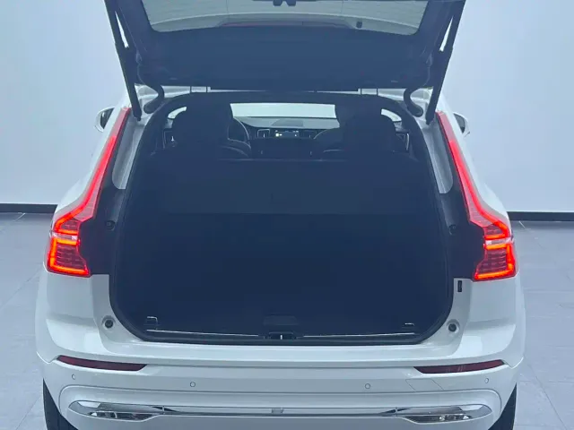 Volvo XC60 — Фото автомобиля 14