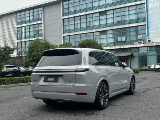 Li Auto L9 — Фото автомобиля 8