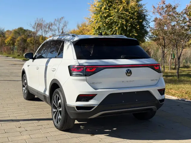 Volkswagen T-Roc — Фото автомобиля 25