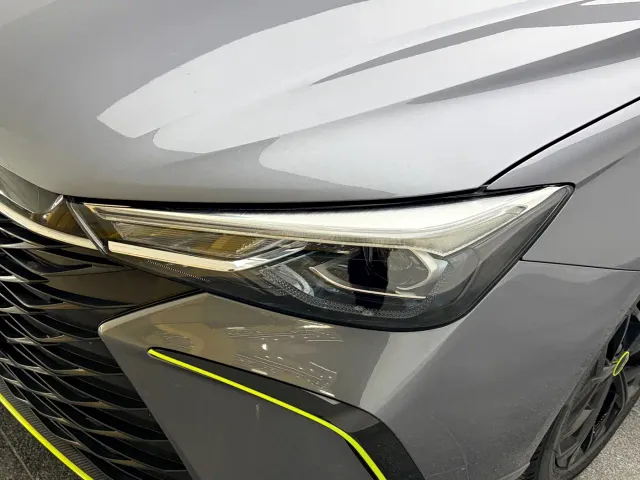 Roewe i5 — Фото автомобиля 12