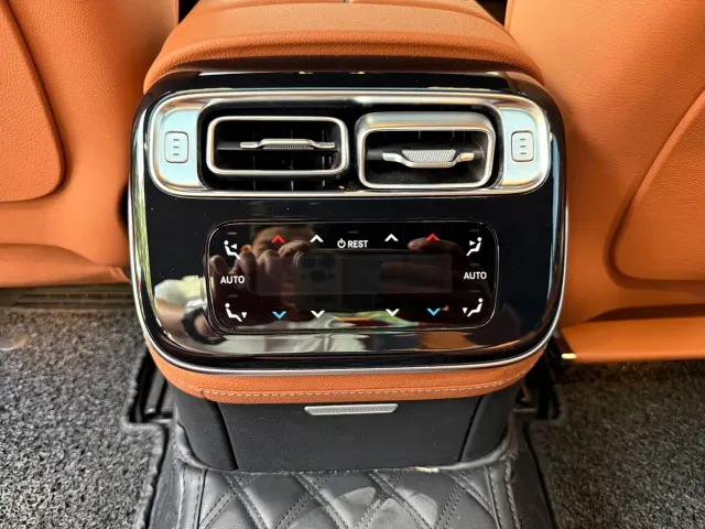Mercedes-Benz S-Class — Фото автомобиля 11