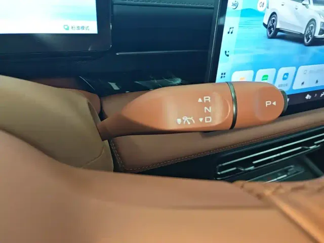 Wuling Starlight — Фото автомобиля 13
