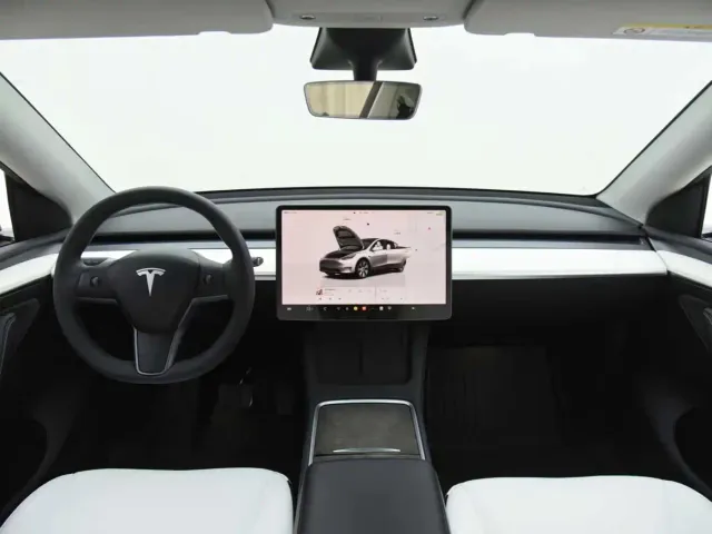 Tesla Model Y — Фото автомобиля 6