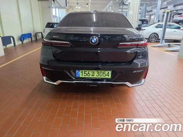 BMW 7 Series G70 — Фото автомобиля 4