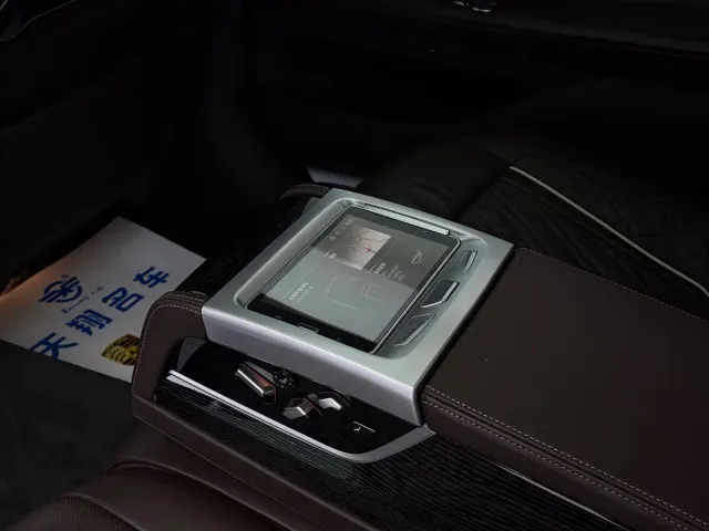 BMW 7 Series — Фото автомобиля 11