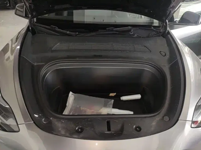 Tesla Model Y — Фото автомобиля 19