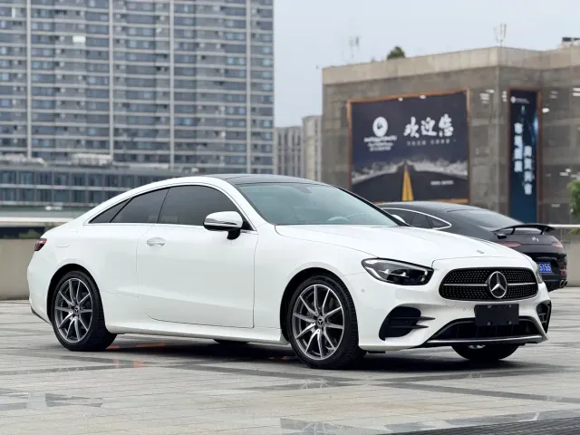Mercedes-Benz E-Class — Фото автомобиля 8