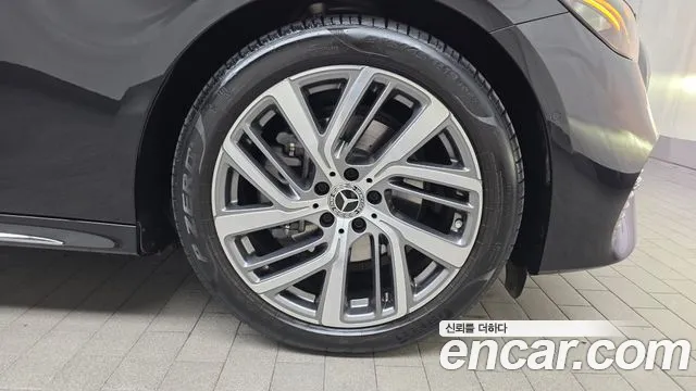 Mercedes-Benz E-Class — Фото автомобиля 21