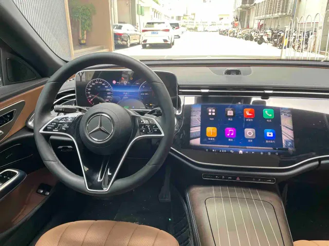 Mercedes-Benz E-Class — Фото автомобиля 8
