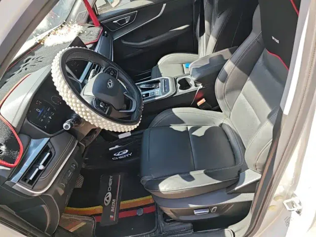 Chery Tiggo 8 — Фото автомобиля 11