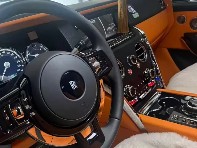 Rolls-Royce Cullinan — Фото автомобиля 5