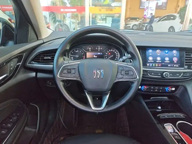 Buick Regal — Фото автомобиля 10