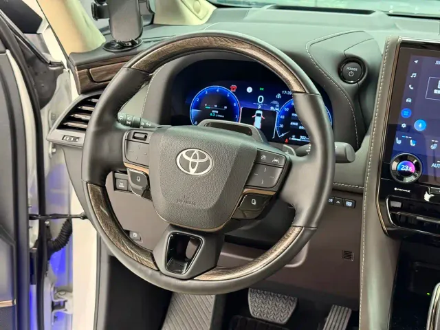 Toyota Alphard — Фото автомобиля 7