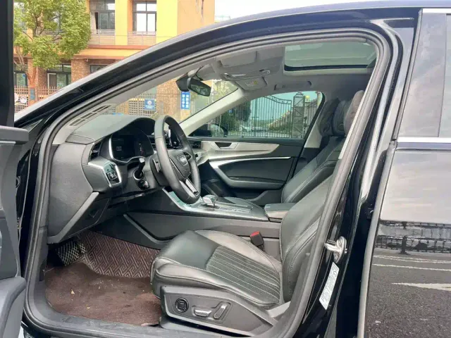 Audi A6L — Фото автомобиля 4