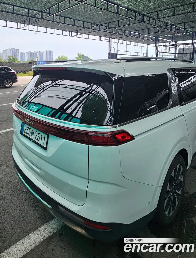 Kia Carnival Generation 4 — Фото автомобиля 2