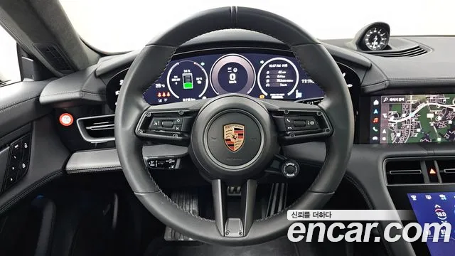 Porsche Taycan — Фото автомобиля 30