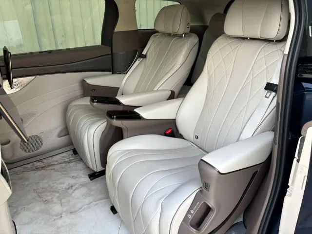 Denza Denza D9 2022 DM-i 970 AWD Flagship — Фото автомобиля 18