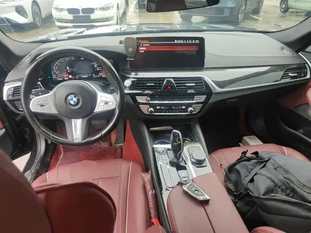 BMW 5 Series — Фото автомобиля 9