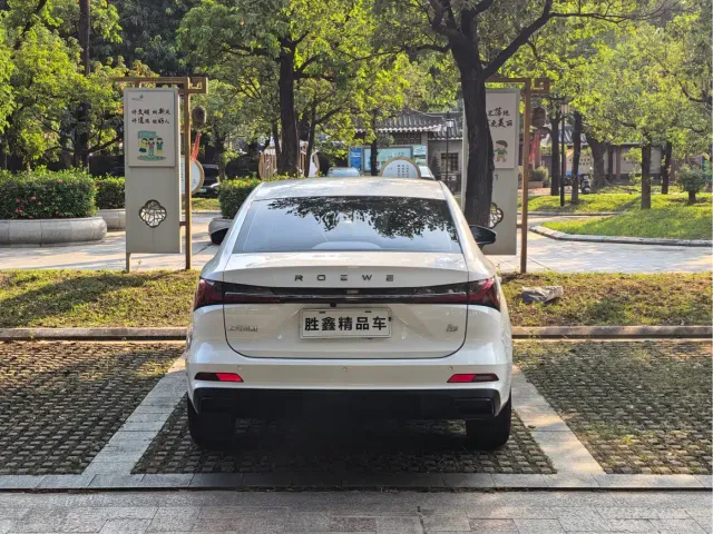 Roewe i5 — Фото автомобиля 5
