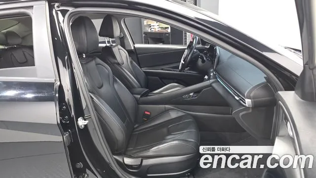 Hyundai Avante CN7 — Фото автомобиля 11