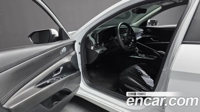 Hyundai AVANTE Avante (CN7) — Фото автомобиля 10
