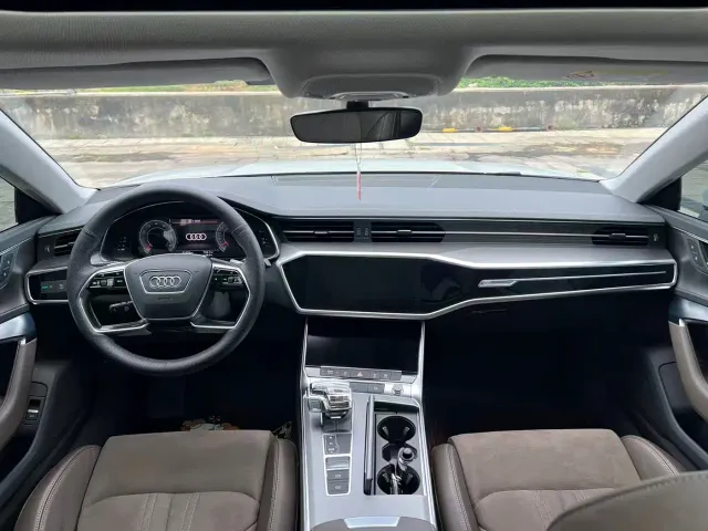 Audi A7L — Фото автомобиля 9
