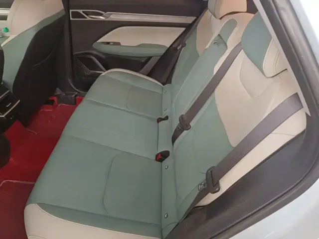 Geely Emgrand L — Фото автомобиля 16