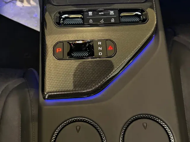 Lotus Emeya — Фото автомобиля 8