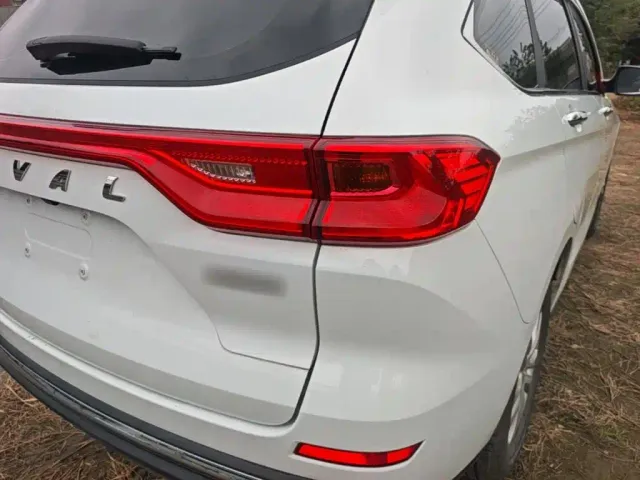 Haval M6 — Фото автомобиля 7