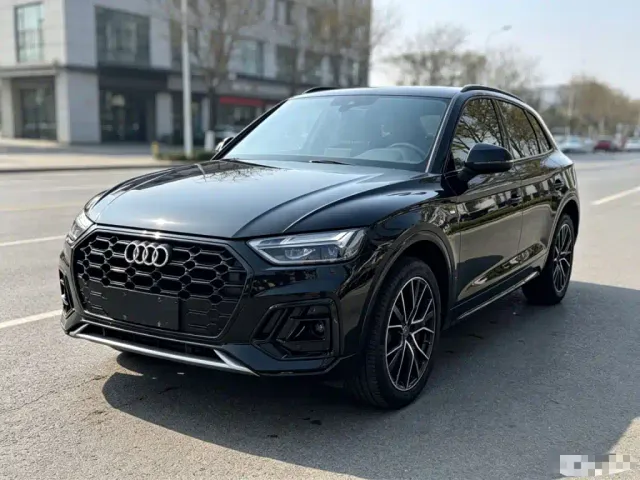 Фотография автомобиля — Audi Q5L