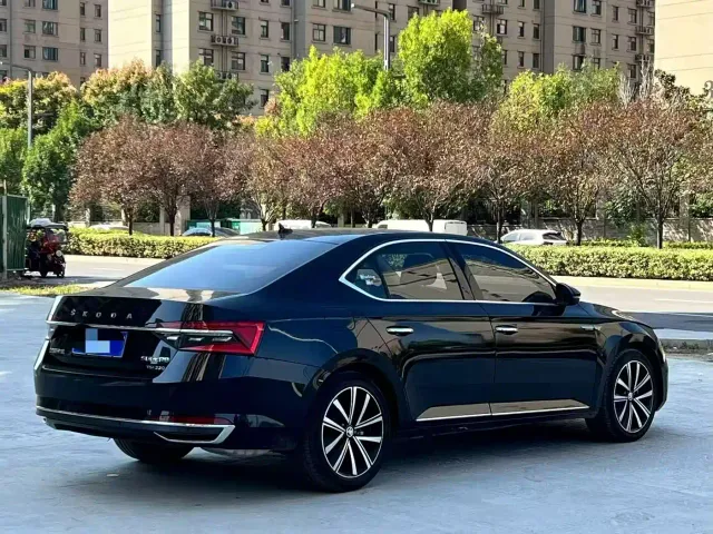 Skoda Superb — Фото автомобиля 9