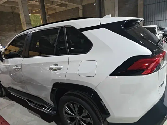 Toyota RAV4 — Фото автомобиля 25