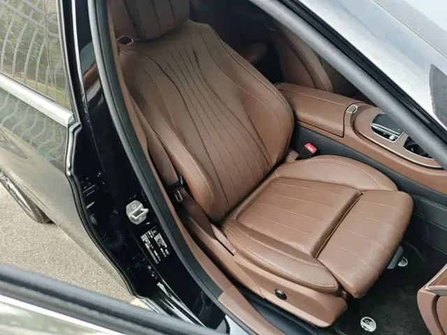 Mercedes-Benz E-Class — Фото автомобиля 24