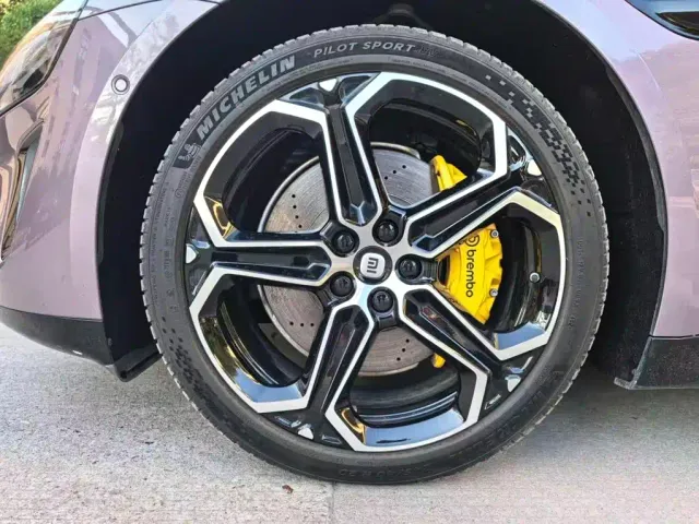 Xiaomi SU7 — Фото автомобиля 14