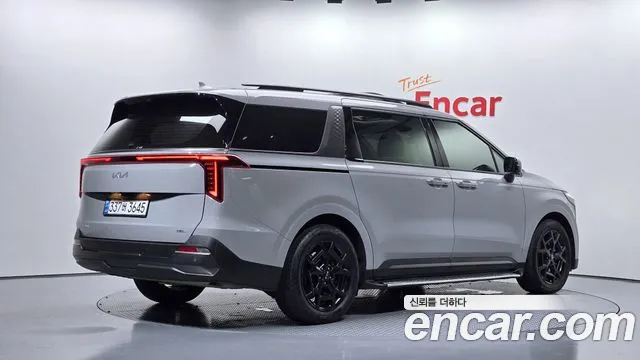 Kia Carnival — Фото автомобиля 2