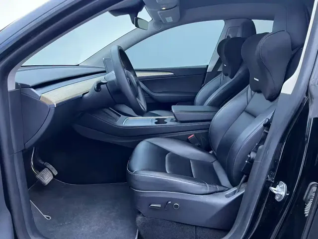 Tesla Model Y — Фото автомобиля 4