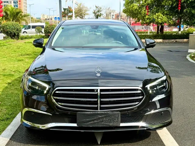 Mercedes-Benz E-Class — Фото автомобиля 2
