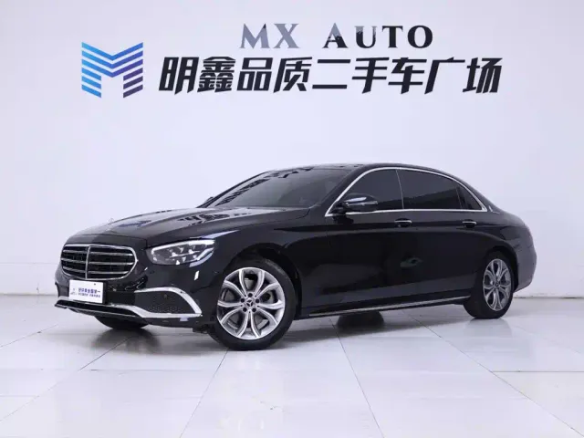Mercedes-Benz E-Class — Фото автомобиля 2