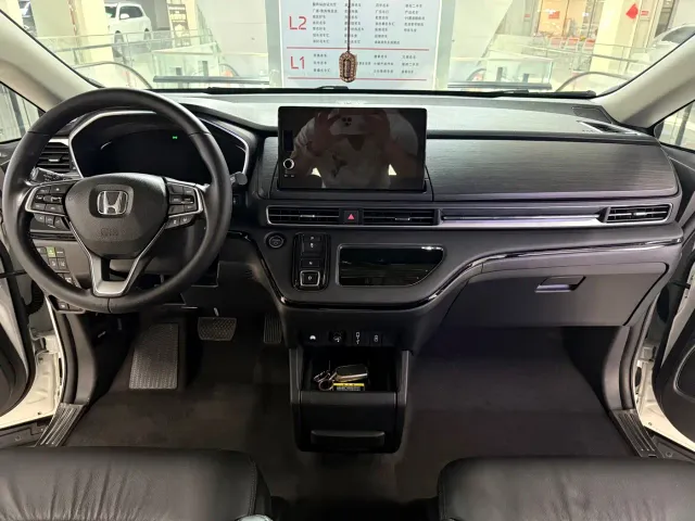 Honda Elysion — Фото автомобиля 5
