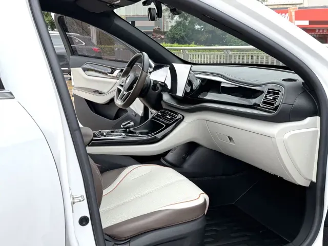 BYD Qin PLUS — Фото автомобиля 6