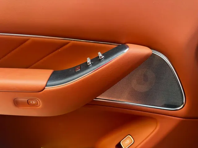 Aito M8 — Фото автомобиля 18