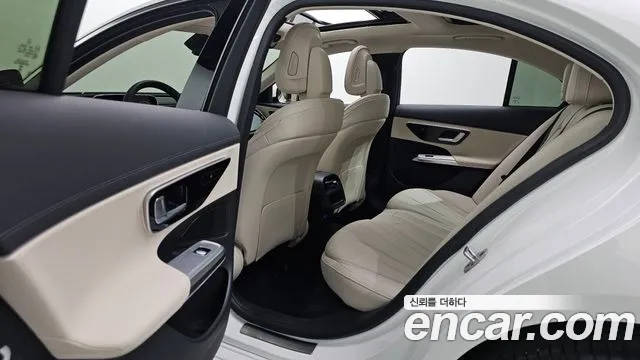 Mercedes-Benz E-Class W214 — Фото автомобиля 18