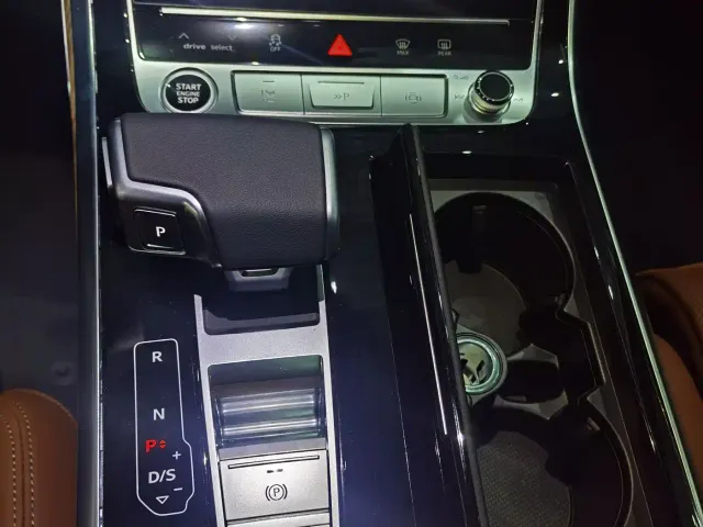Audi Q7 — Фото автомобиля 15