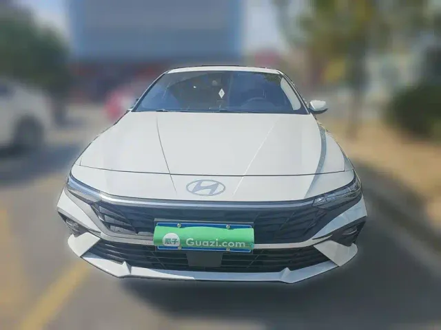 Hyundai Elantra — Фото автомобиля 2