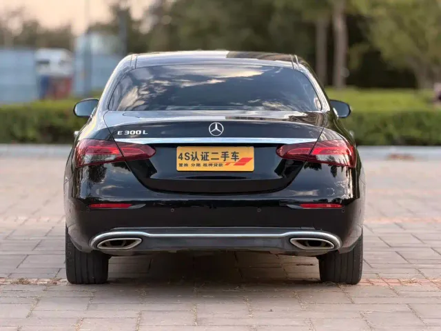 Mercedes-Benz E-Class — Фото автомобиля 5