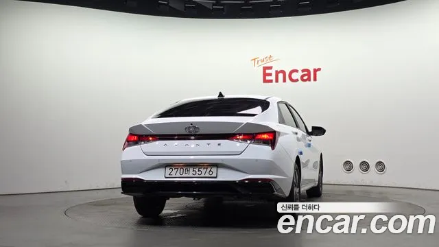 Hyundai AVANTE Avante (CN7) — Фото автомобиля 4