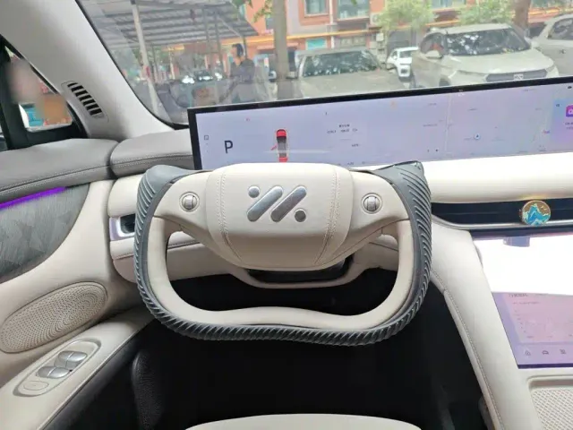 IM Motors LS6 — Фото автомобиля 6