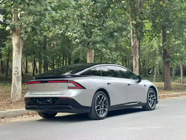 Xpeng P7+ — Фото автомобиля 7